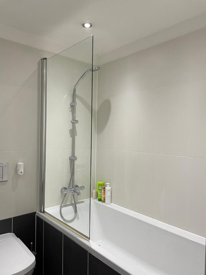 Wharf Inn Premier Apartment Central Manchester - Free Private Parking Esterno foto